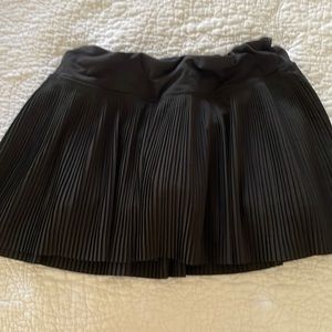 Lulu black pleated tennis skirt